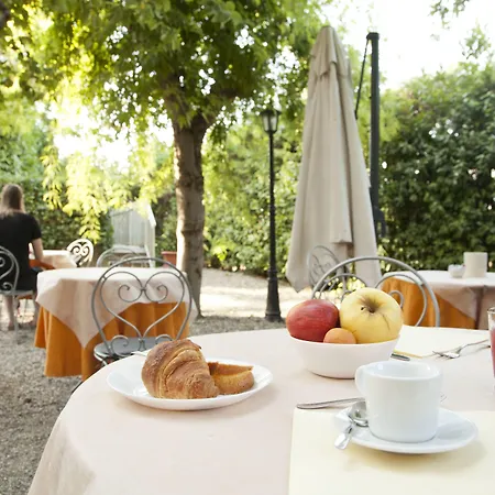 Porta All'arco Volterra