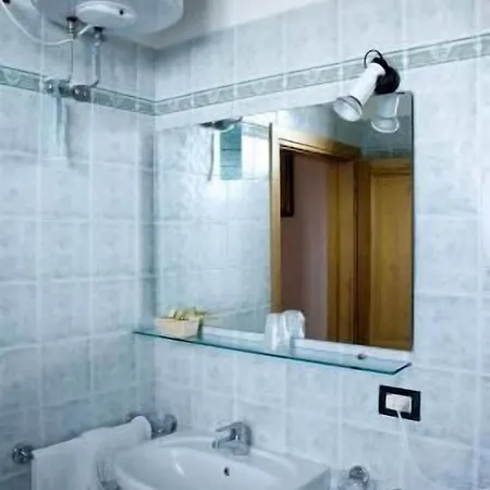 Porta All'arco Volterra