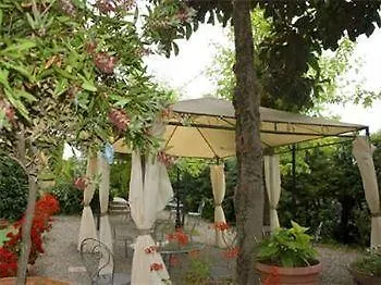 Porta All'arco فولتيرا